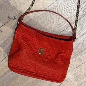 CHANEL Authentic (CARD included) Red Quilted Hobo with Gold Chain